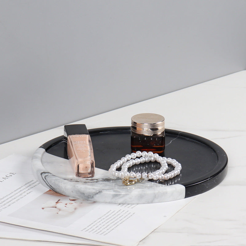 Luxury Round Marble Tray – Black & White Design