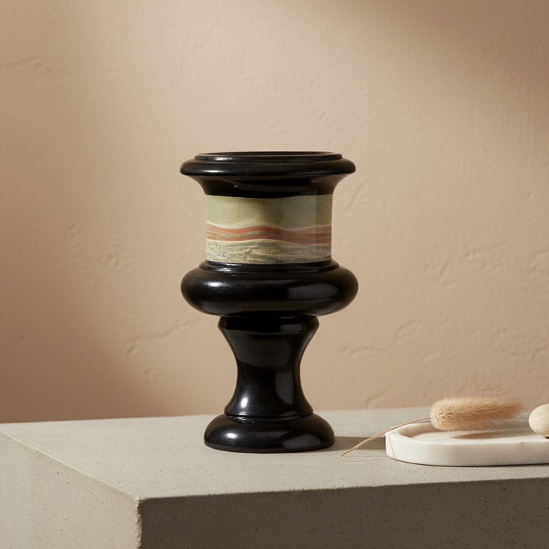 Velora Marmorvase – Sockel Akzentstück