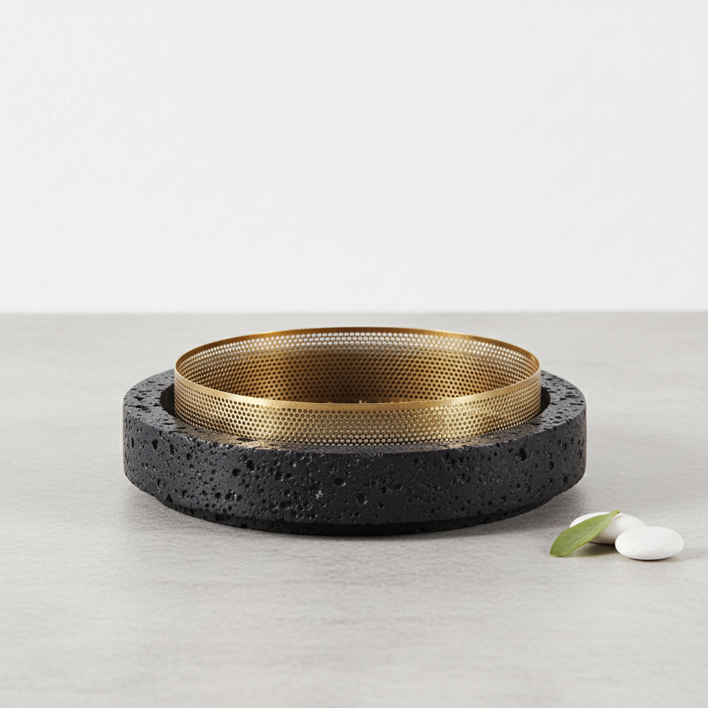 Geformter Marmor-Blumentopf mit Metallrand – 30x7 cm