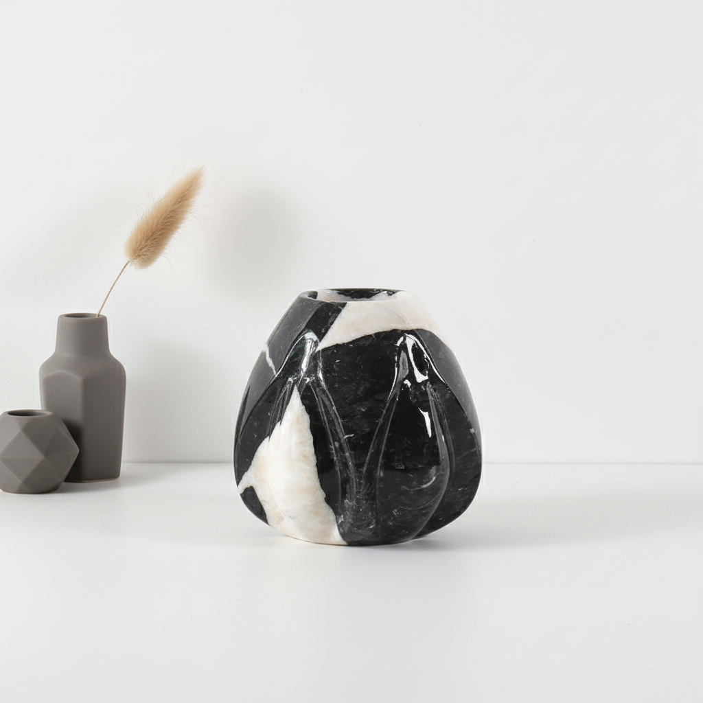 Calyx Marmorvase – Design aus massivem Stein