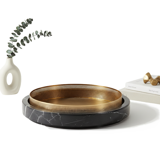 Geformter Marmor-Blumentopf mit Metallrand – 30x7 cm